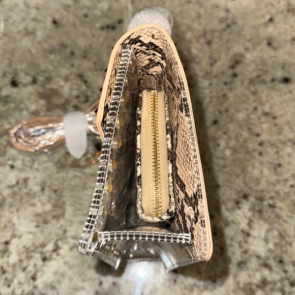 Beige Snake Stud - Picture 2 of 9